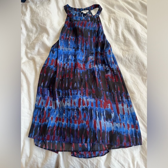 BB Dakota sleeveless Top - Picture 4 of 4